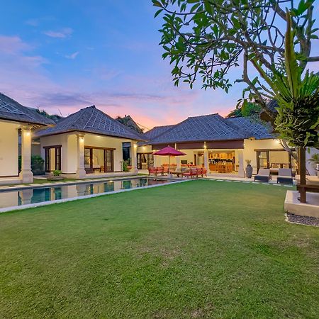 Villa Bugis Drupadi Seminyak エクステリア 写真