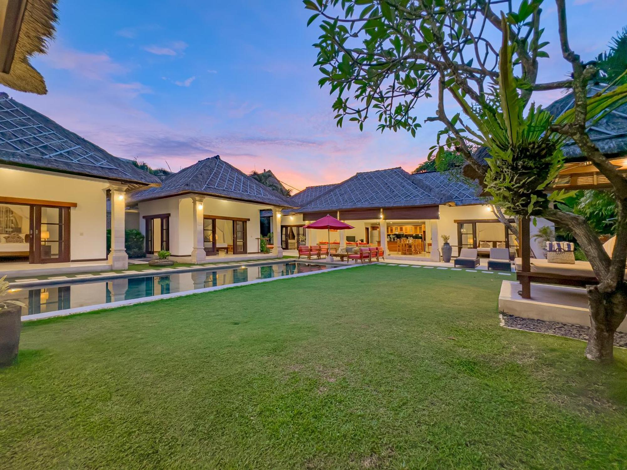 Villa Bugis Drupadi Seminyak エクステリア 写真