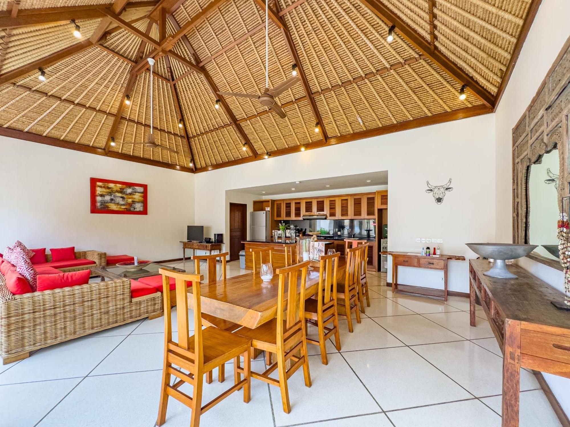 Villa Bugis Drupadi Seminyak 部屋 写真