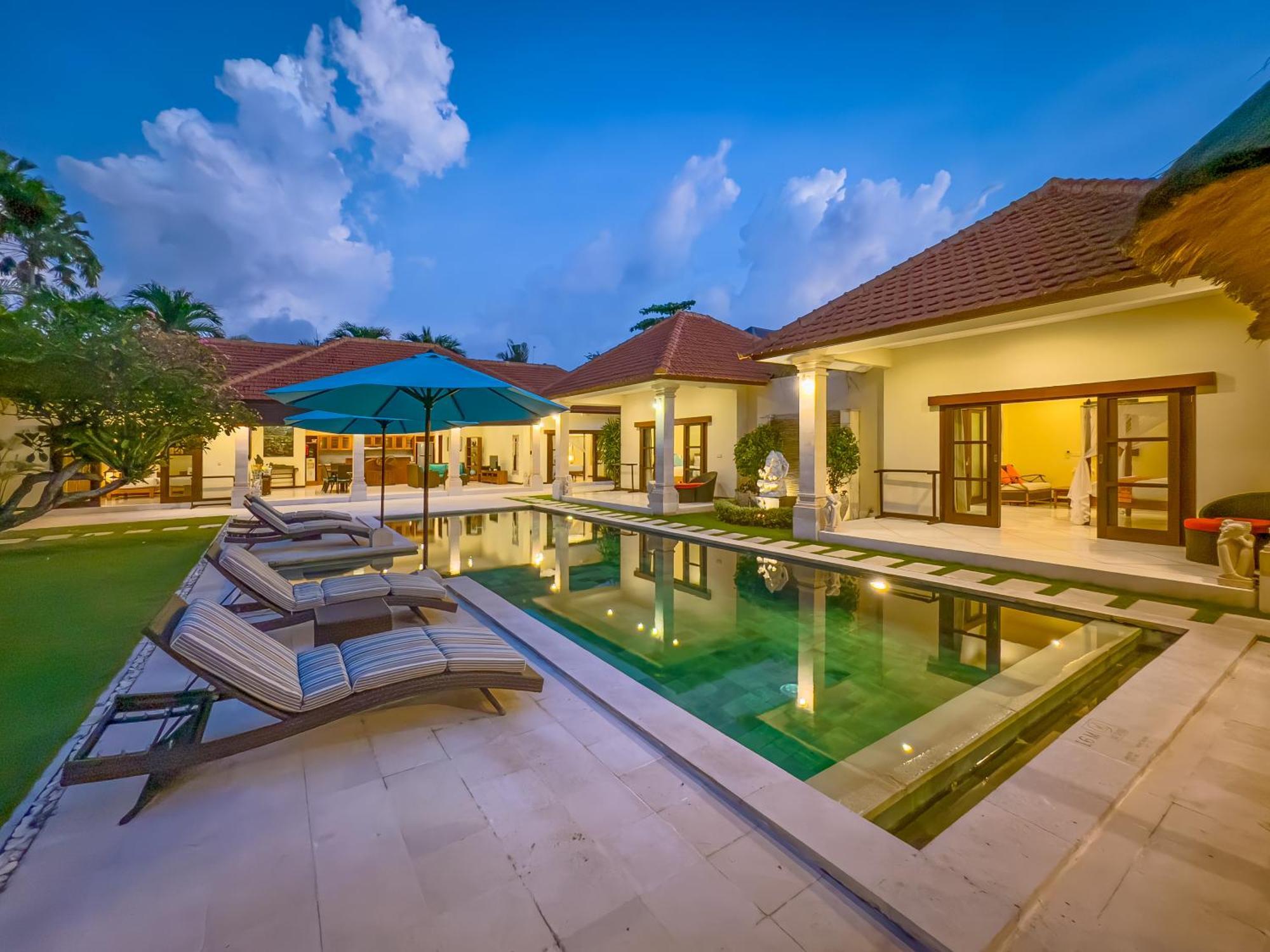 Villa Bugis Drupadi Seminyak 部屋 写真