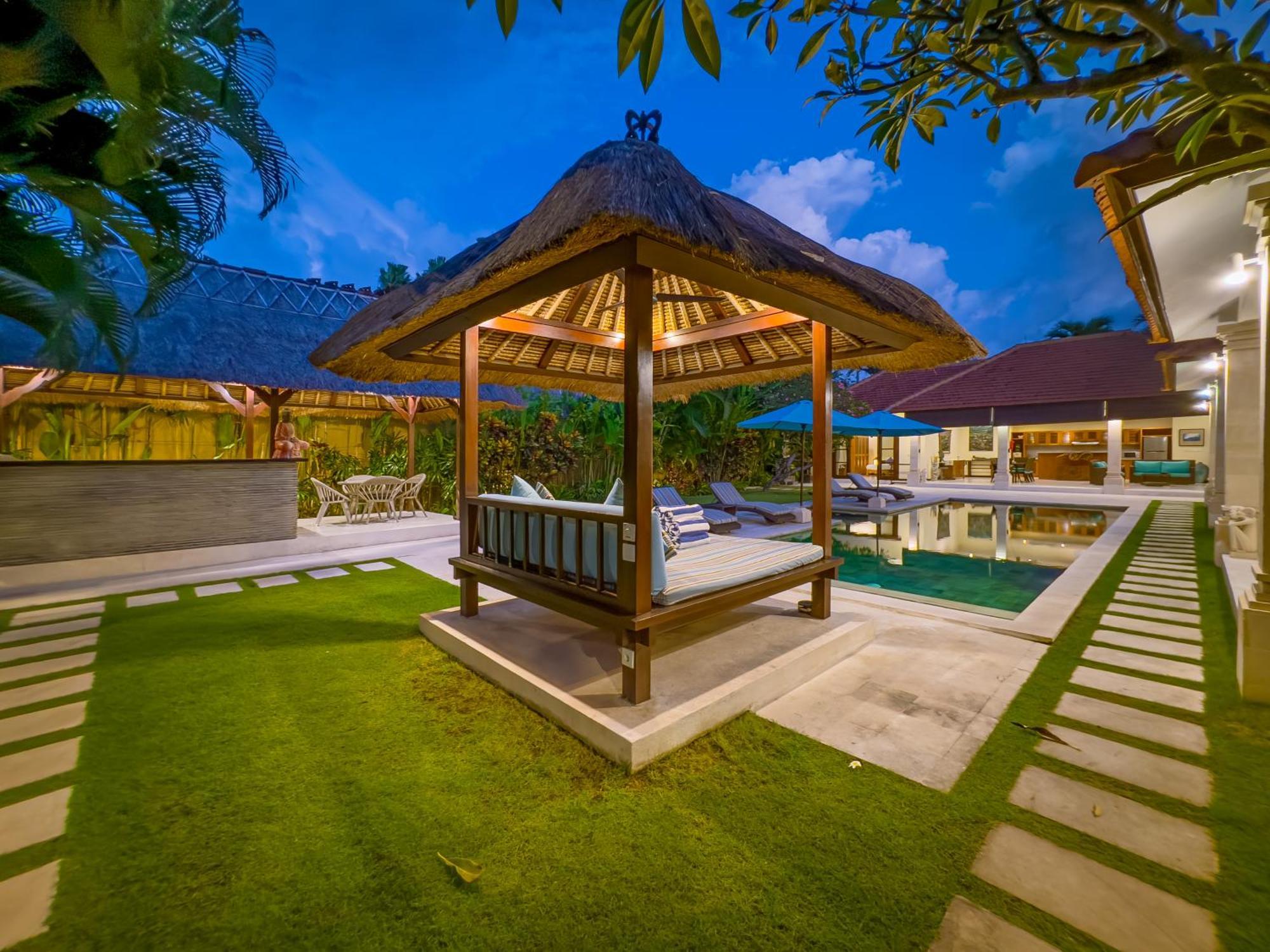 Villa Bugis Drupadi Seminyak 部屋 写真