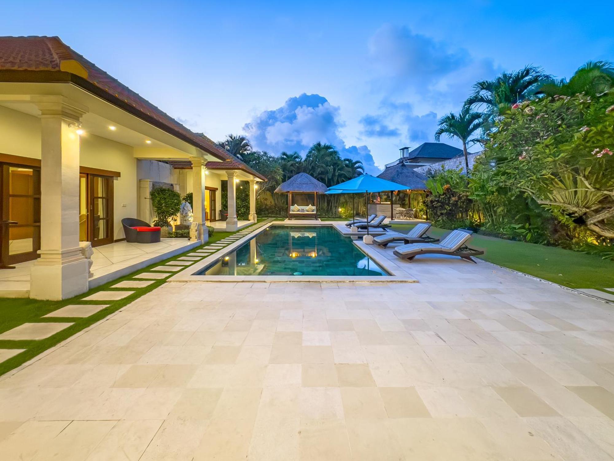 Villa Bugis Drupadi Seminyak 部屋 写真