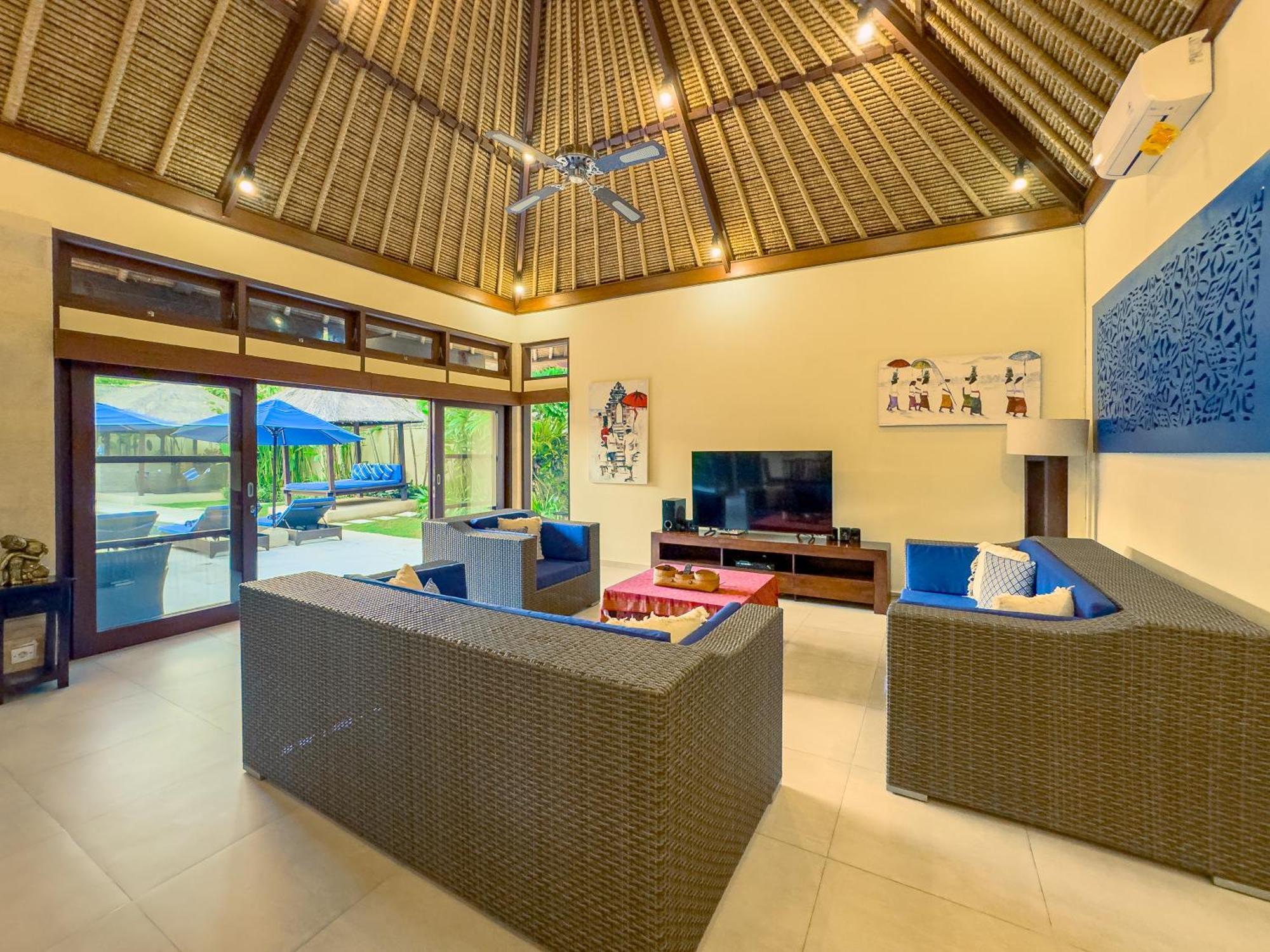 Villa Bugis Drupadi Seminyak 部屋 写真