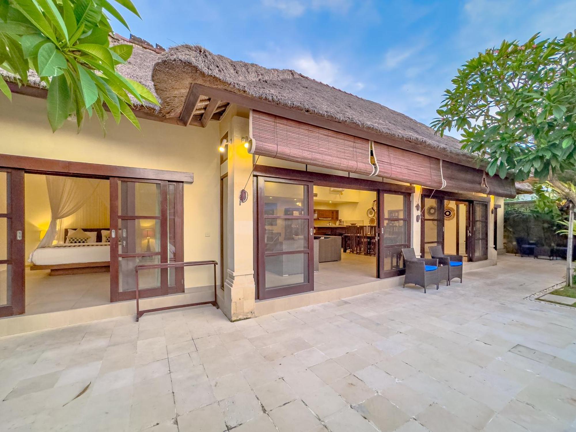 Villa Bugis Drupadi Seminyak 部屋 写真