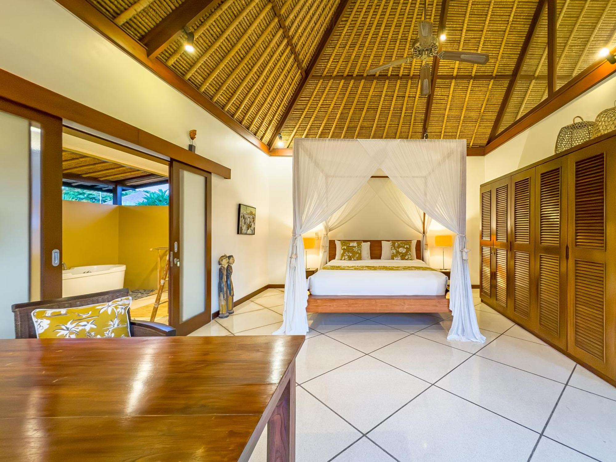 Villa Bugis Drupadi Seminyak 部屋 写真